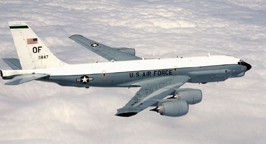 Americký špionážní letoun RC-135U.