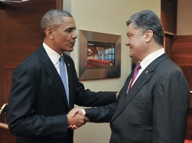 Americký prezident Barack Obama s nově zvoleným ukrajinským prezidentem Petrem Porošenkem.