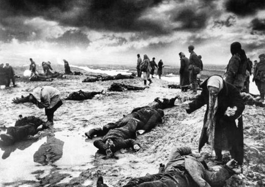 Během bitvy u Stalingradu zahynulo více sovětských občanů nž vojákůUSA za celé války.