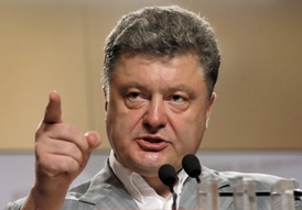 Porošenko v projevu zdůraznil, že Krymský poloostrov, anektovaný v březnu Ruskem, nadále považuje za součást Ukrajiny.