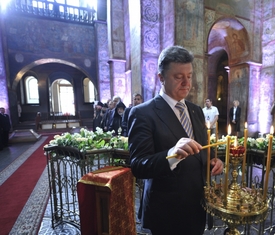 Porošenko v sobotu oficiálně převzal prezidentský úřad.