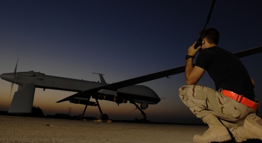 Americký Predator se připravuje ke startu v Afghánistánu.