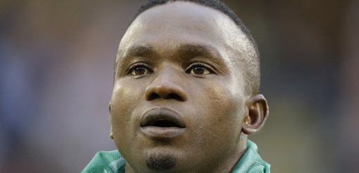 Zraněného Echiéjilého nahradil v nigerijské nominaci Uzoenyi.