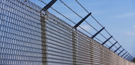 Miliardář Ihor Kolomojskij navrhuje stavbu plotu na hranici s Ruskem (ilustrační foto).
