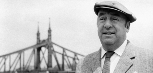 Básník Pablo Neruda údajně doplatil na diktátorský režim Augusta Pinocheta.