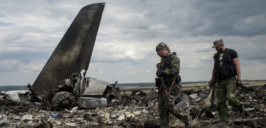 Sestřelení ukrajinského armádního letounu odsoudil i Bílý dům. 