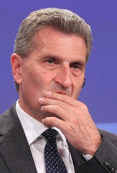 Eurokomisař pro energetiku Günther Oettinger uklidňuje evropské spořebitele.