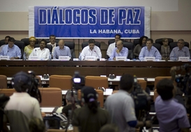 Jednání s FARC na Kubě.