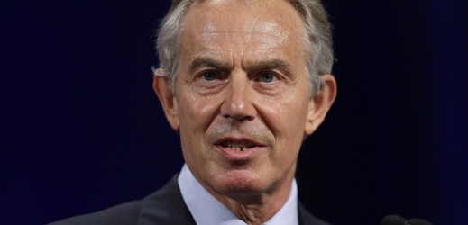 Tony Blair tvrdí, že spočasné problémy nesouvisí s invazí z roku 2003.