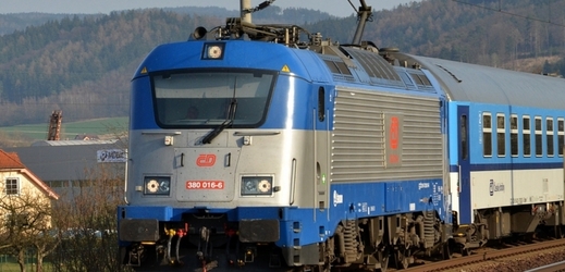 V Praze proti sobě ve středu ráno jely dva vlaky (ilustrační foto).