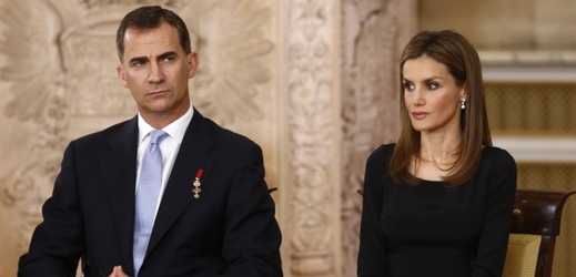 Nový španělský král Felipe VI. se těší popularitě veřejnosti.