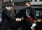 Nového krále filipa vítá před parlamentem premiér Mariano Rajoy.