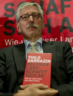 Thillo Sarrazin se svým bestsellerem.