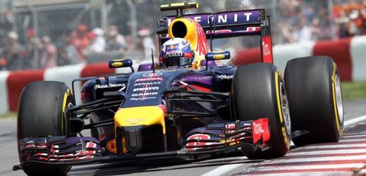 Daniela Ricciarda (na snímku) a Sebastiana Vettela čeká "domácí" Velká cena Rakouska.
