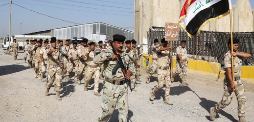 Jednotky irácké armády se připravují k protiofenzivě proti islamistům.