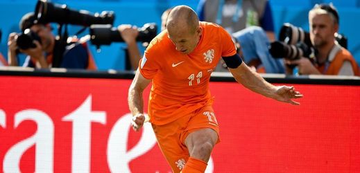 Ofenzivní záložník Arjen Robben svůj tým stále mezi hlavní favority neřadí.