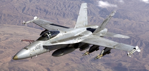 Americký letoun F/A-18 Hornet.