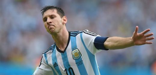 Přiletěl Messi z vesmíru? Podle kouče Nigerijců Keshiho to pozemšťan snad ani být nemůže.