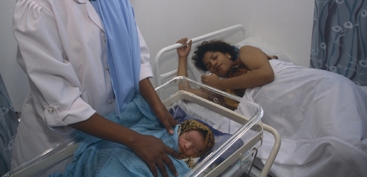 V africké porodnici (ilustrační foto).