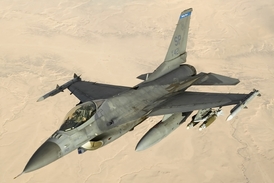 Irák čeká na dodávku amerických stíhaček F-16.