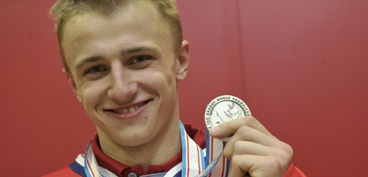Jakub Vrána se stříbrem z MS do 18 let.