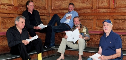 Členové Monty Python při zkouškách na show.