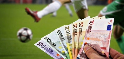 Falešný fotbalový agent vylákal z hráčů minimálně 200.000 korun.