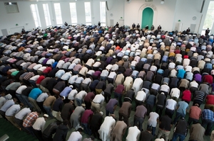 Muslimské obce v Británii odmítají nový chalífát.