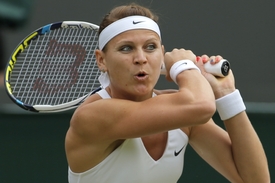 Rozjetá Lucie Šafářová zatím ve Wimbledonu neztratila ani set.