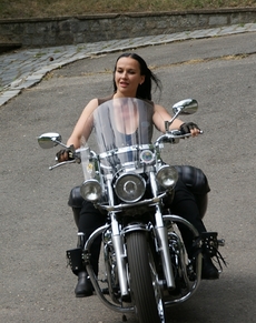 Jízda na motorce je pro ní relax i inspirace.