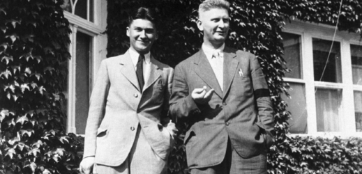 Syn továrníka Tomáše Baťi Tomáš Baťa ml. (vlevo) a strýc Jan Antonín Baťa.