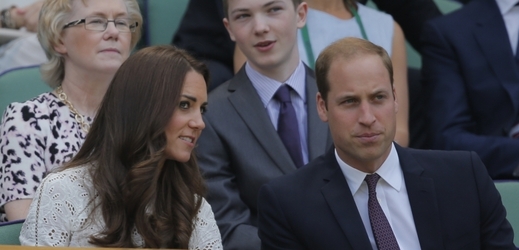 Do královské lóže ve Wimbledonu usedla i vévodkyně Kate a její manžel princ William.