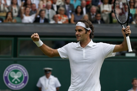 Roger Federer se zlobil kvůli přísným požadavkům na barvu oblečení.