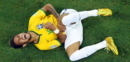Hvězda brazilského týmu Neymar už do dalších bojů na MS nezasáhne.