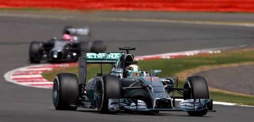 GP Velké Británie vyhrál domácí jezdec Lewis Hamilton.