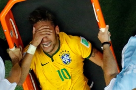 Zraněná brazilská ikona Neymar.
