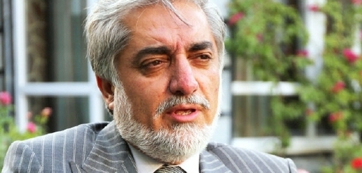 Abdulláh Abdulláh se prohlásil za vítěze afghánských voleb.