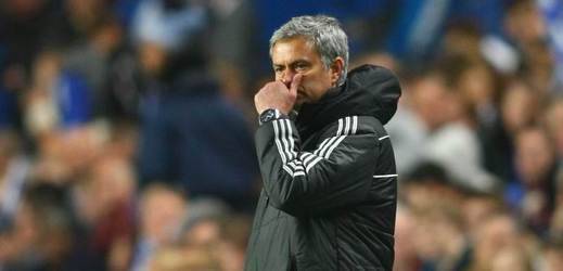 Trenér fotbalové Chelsea José Mourinho se zastal brazilského obránce a svého bývalého svěřence Davida Luize.