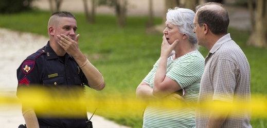 Obyvatelé města Spring na předměstí texaského Houstonu jsou šokováni vražedným útokem.
