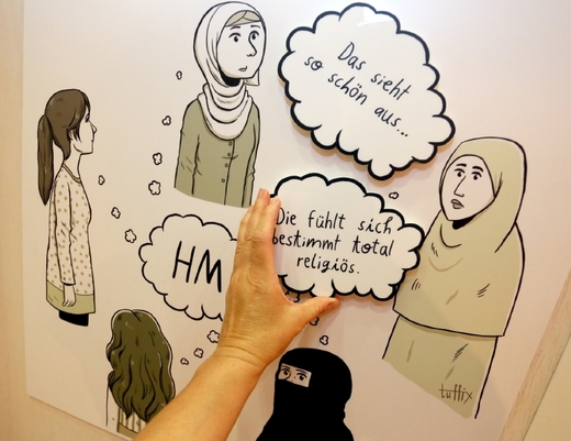 Výstava karikatur o muslimech v Německu (Berlín).