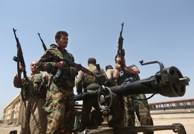 Kurdské ozbrojené složky pešmergů ovládají nyní oblast kolem města Kirkúk s bohatými nalezišti ropy.