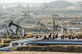 Těžba ropy v Kalifornii.