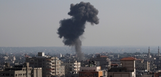 Izraelský letoun zasáhl cíl v Gaze.