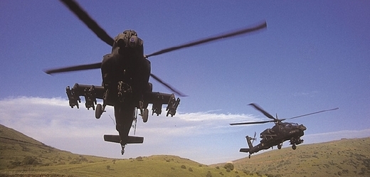 Izraelské vrtulníky Apache (ilustrační foto).