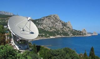 Radioteleskop o průměru sedmdesát metrů na Krymu.