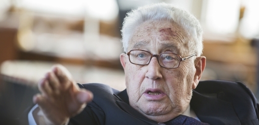 Kissinger uvolnil napětí mezi západem a Moskvou, vyčítá se mu ale podpora diktátorů.