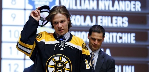 Osmnáctiletý hokejový útočník David Pastrňák si může již v nadcházející sezoně připsat premiérový start v zámořské NHL.