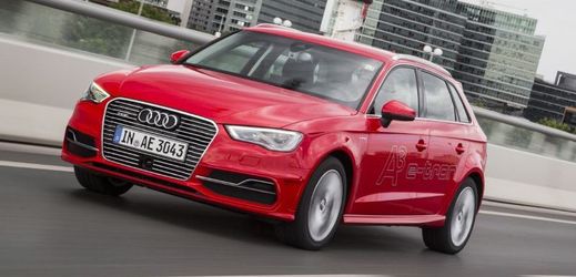 Audi A3 Sportback e-tron umí v městě jezdit bez emisí.