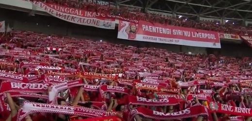 Liverpool způsobil loni v Jakartě fotbalové šílenství.