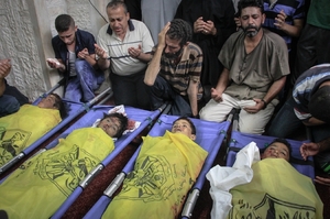Čtyři mrtví chlapci, které zabil útok z izraelské lodi, když hráli na pláži fotbal.